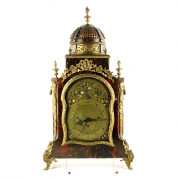 A gilded bronze turtle veneer table clock ‘de Turk’